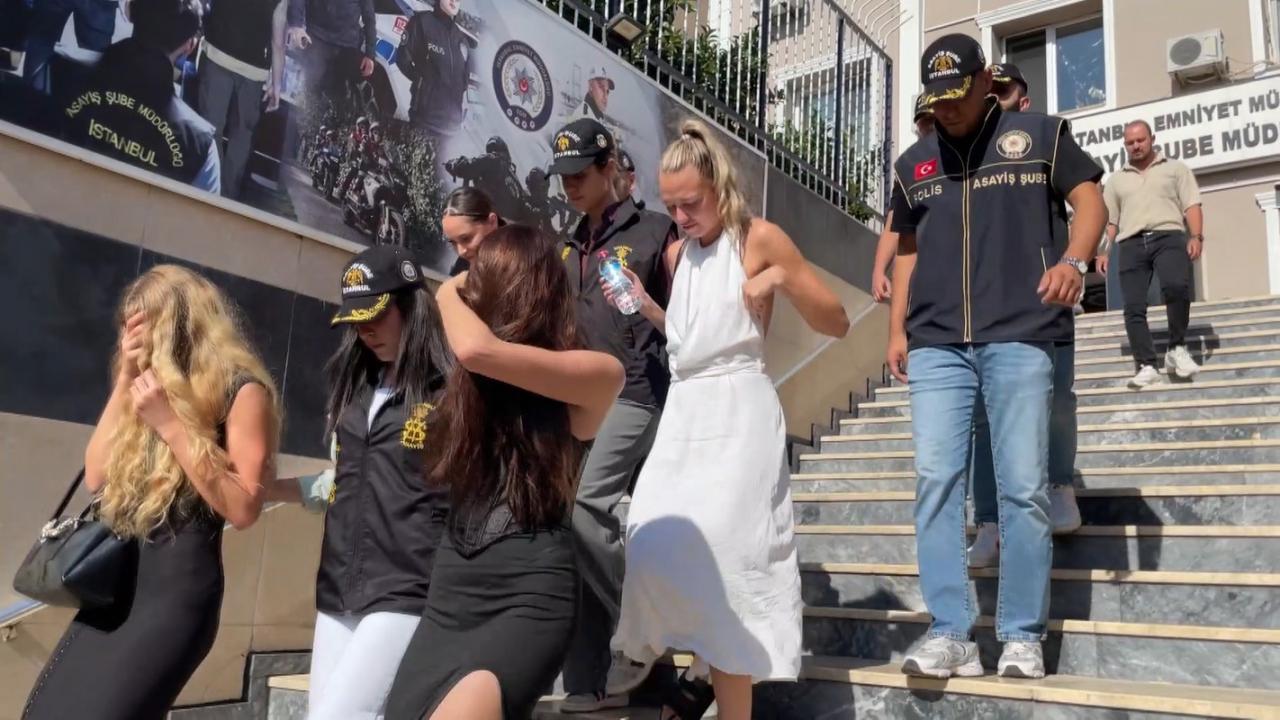 Şişli’de eğlence mekanın baskın: 12 yabancı uyruklu kadın tespit edildi